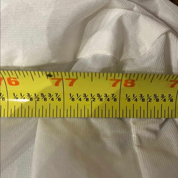 Allerease Queen mattress Protector - Picture 4 of 5